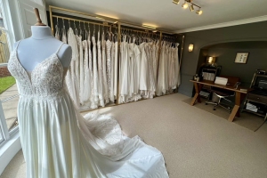 queen-bee-bridal-reading-pangbourne-17